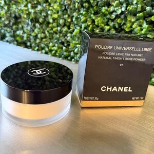 CHANEL Universelle Libra Loose finishing powder - 20 medium light